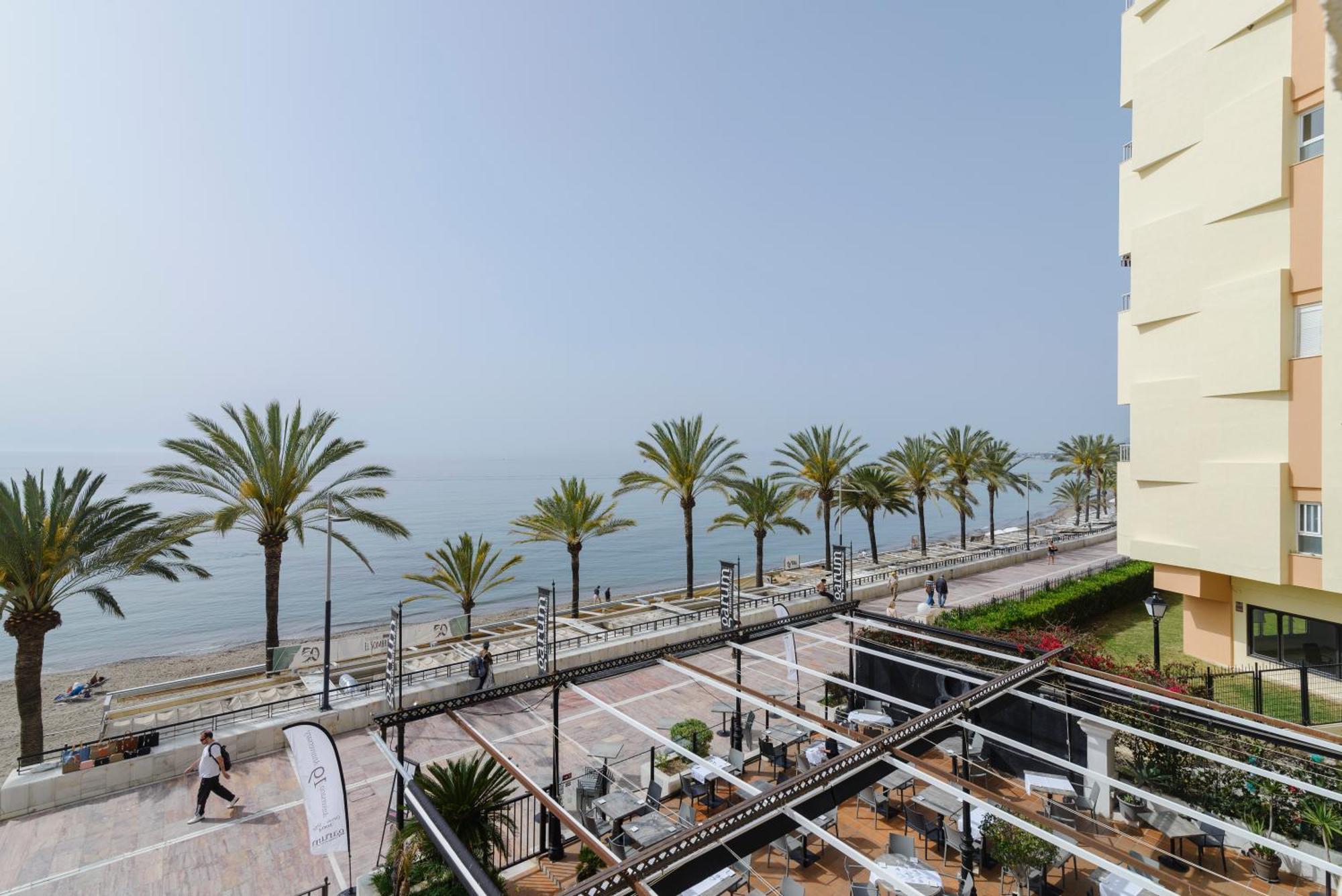 Sea Front Apartment In Marbella Center Екстер'єр фото