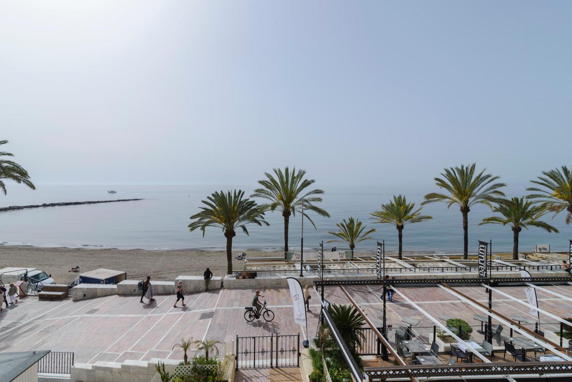 Sea Front Apartment In Marbella Center Екстер'єр фото